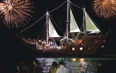 Barco pirata Marigalnte tour de noche Tours en Puerto Vallarta